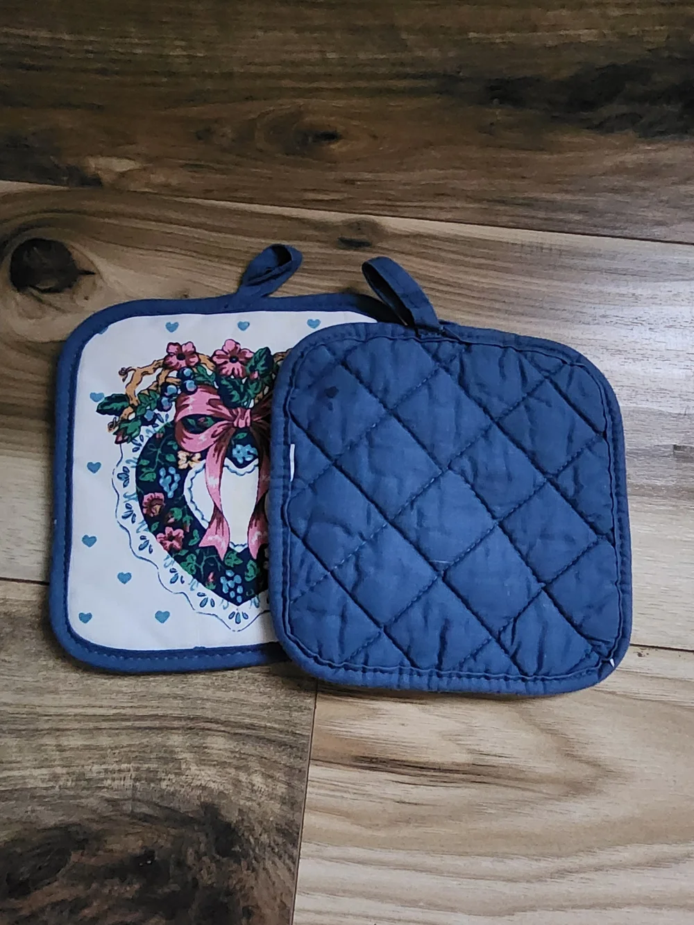 Vintage Country Floral Heart Potholders Set of 2